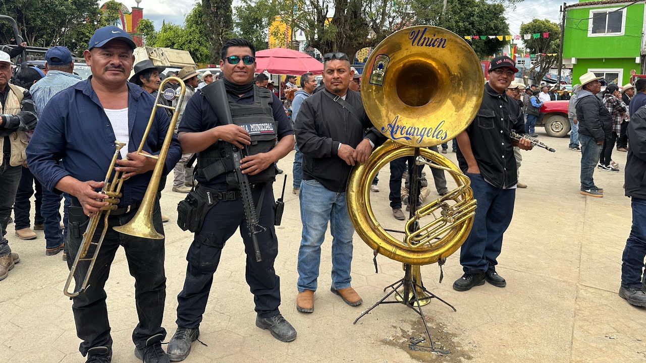 CÁLIDA PURA DE ESTA BANDA LOS ÚNICO QUE CONCERBA EL EXTILO CAMPIRANO