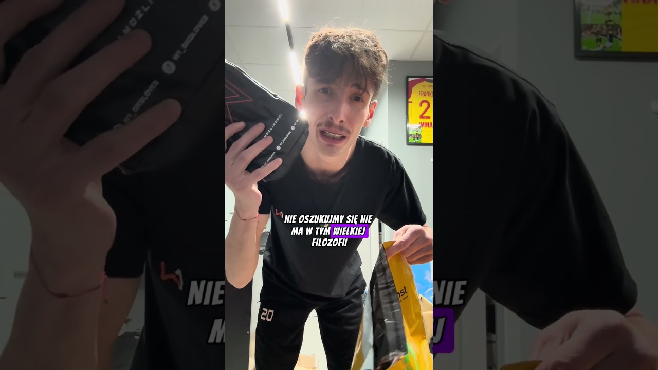 Wokoszyk Pakuje zam&oacute;wienie 12795 W1GK