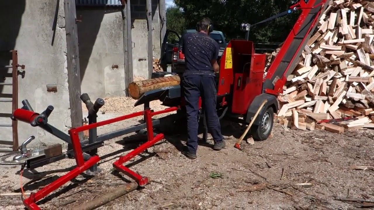 Firewood processing with a Farmi WP36