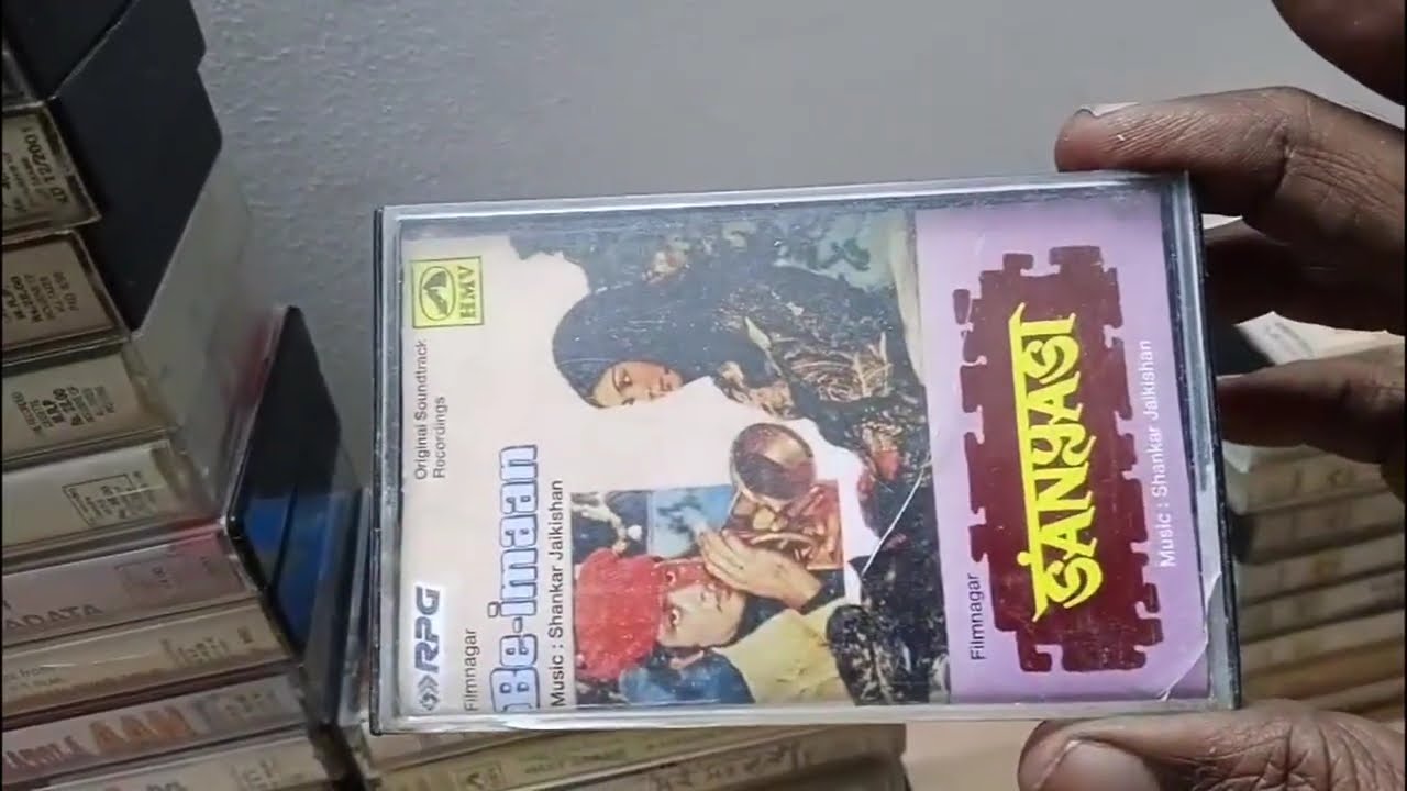 HMV OLD BOLLYWOOD HINDI AUDIO CASSEETTES 29122025  PRICE 200 EACH CONTACT 9784027500