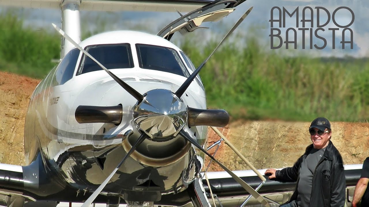 Avião com Amado Batista e sua Banda Decolando em Cachoeiro de Itapemirim ES