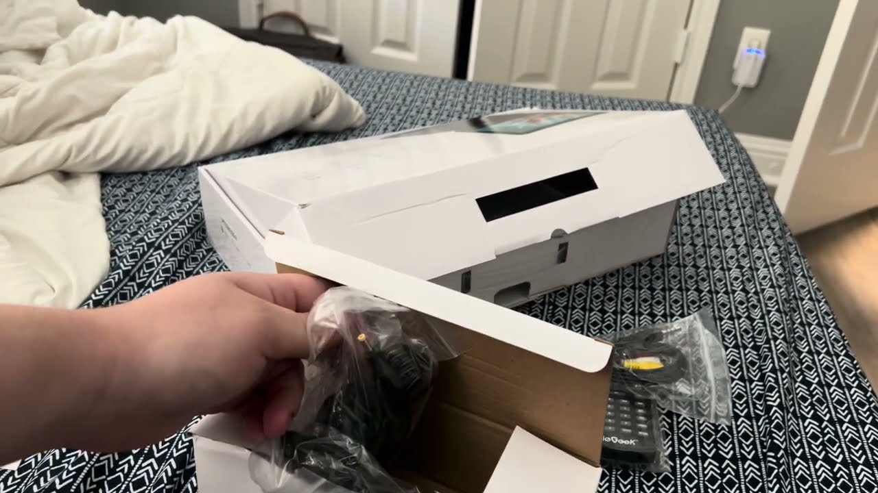 Unboxing of the ieGeek Portable DVD Player