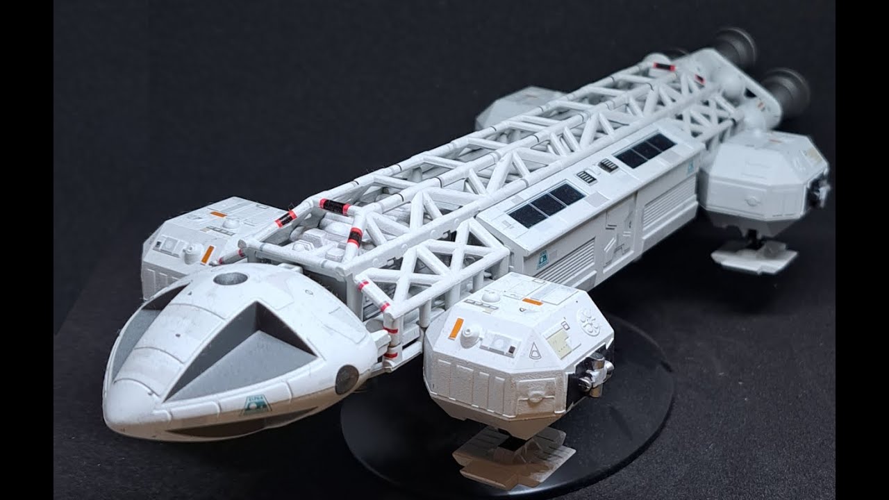 Eaglemoss Hero Collector Unboxing - Space 1999 Eagle Transporter with special LEGO and Dinky guests!