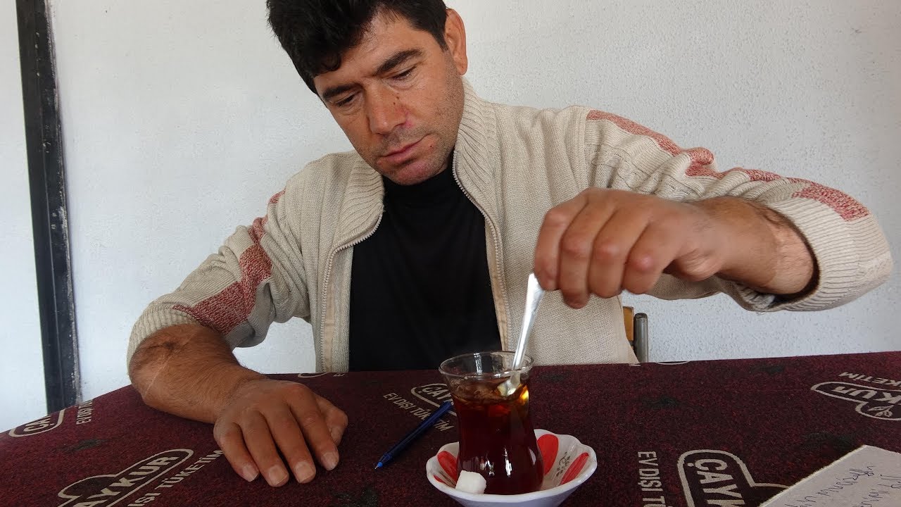 Tıp tarihine geçen çiftçi, nakil kollarıyla yaşama tutunuyor