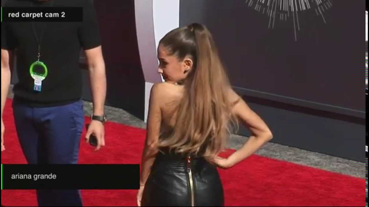 VMA's 2014 Red Carpet - Ariana Grande (august 24th)