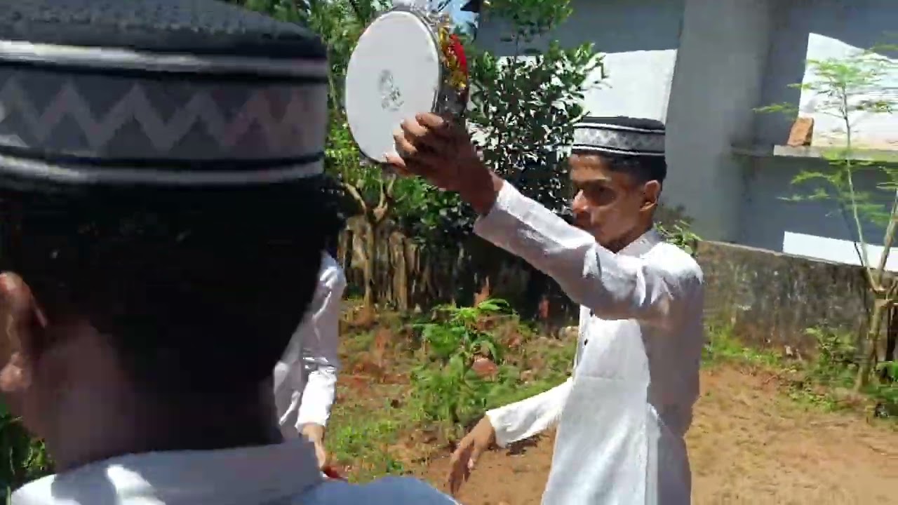 ദഫ് മുട്ട് മിഫ്താഹുൽ ഉലൂം മദ്റസ വള്ളിക്കാപറമ്പ.