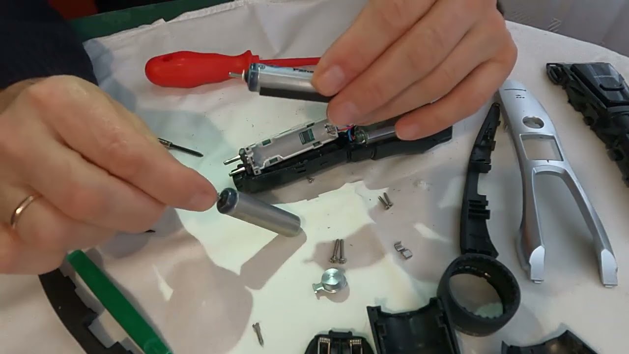 Panasonic ER GB70 Hair Trimmer Battery change