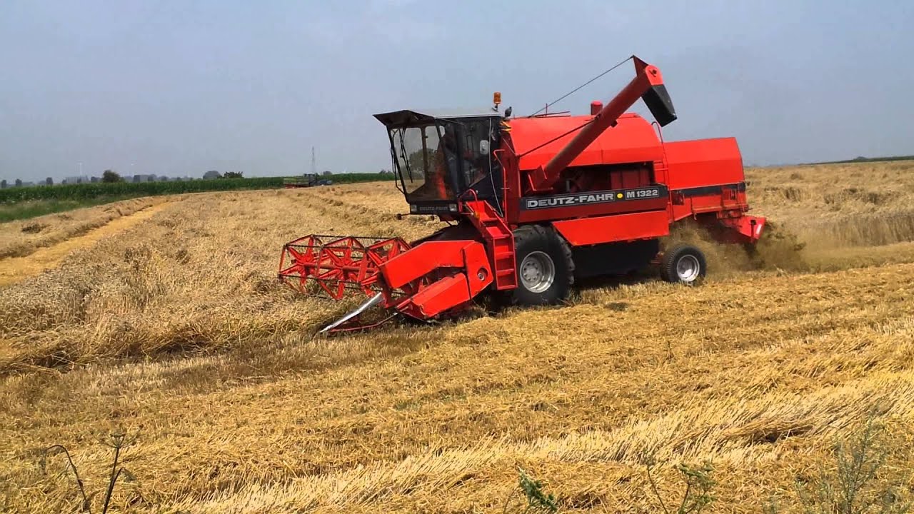 Deutz-Fahr M1322 Mähdrescher bei der Ernte 2014
