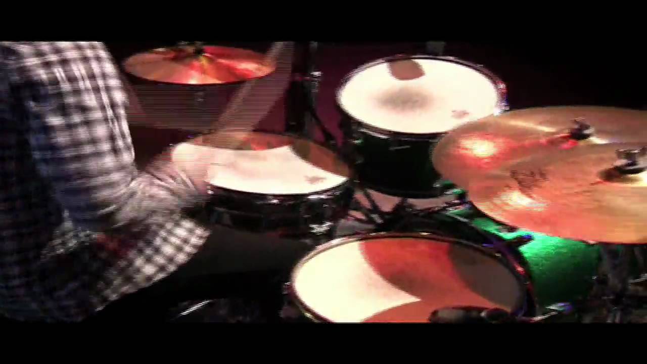 Alyn Cosker Drum Solo - Lyn's Une