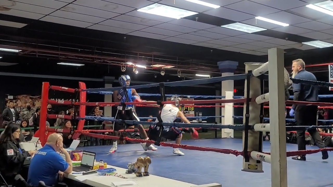 My first amateur fight. [Houston Golden Gloves.] 1st round knockdown