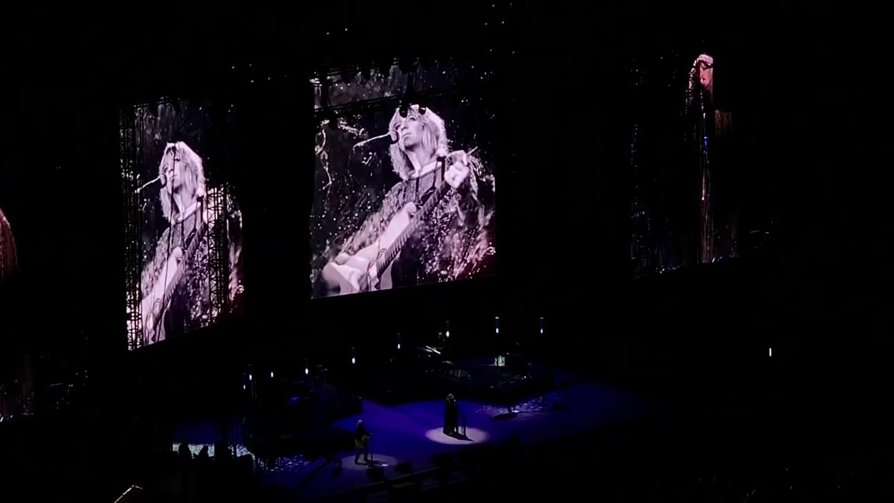 Stevie Nicks “Landslide” live at SoFi Stadium in Inglewood, CA (03/10/2023)