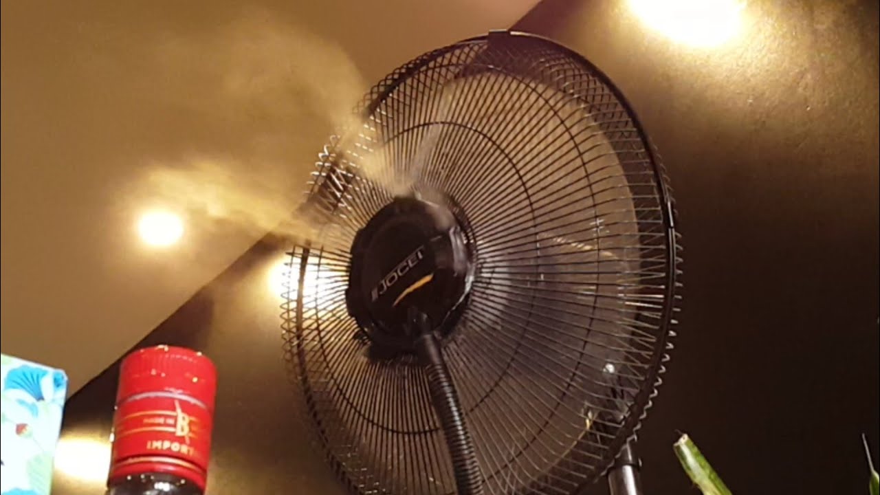 Jocel misting pedestal fan - at restaurant