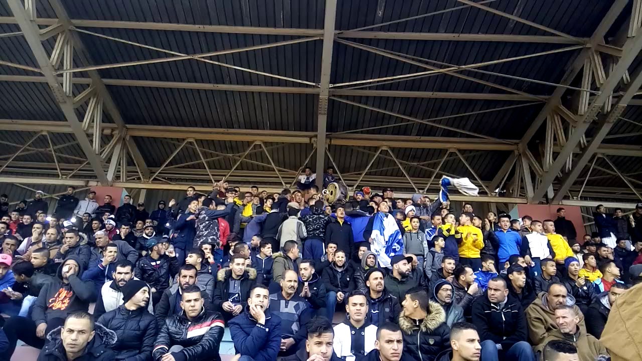 انصار شباب واريزان بالمغرب العربي بوادارهيو يلهبون المدرجات باغنية 