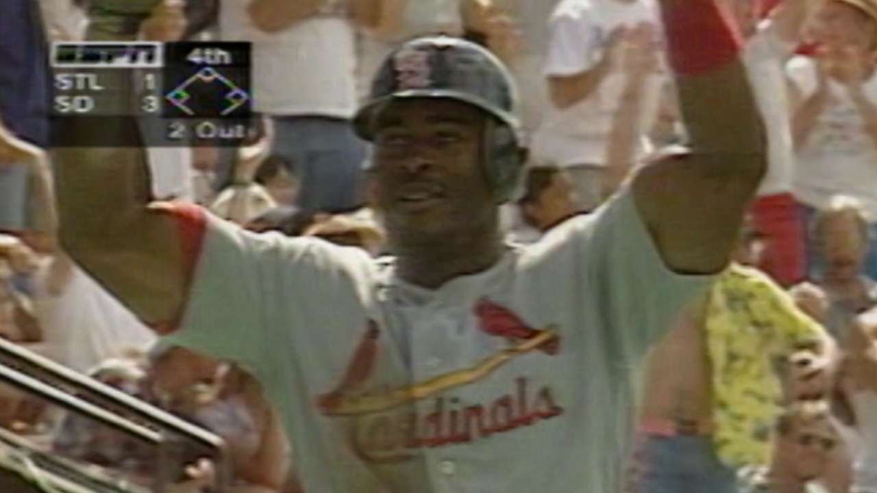 Gant legs out inside-the-park homer in Hawaii