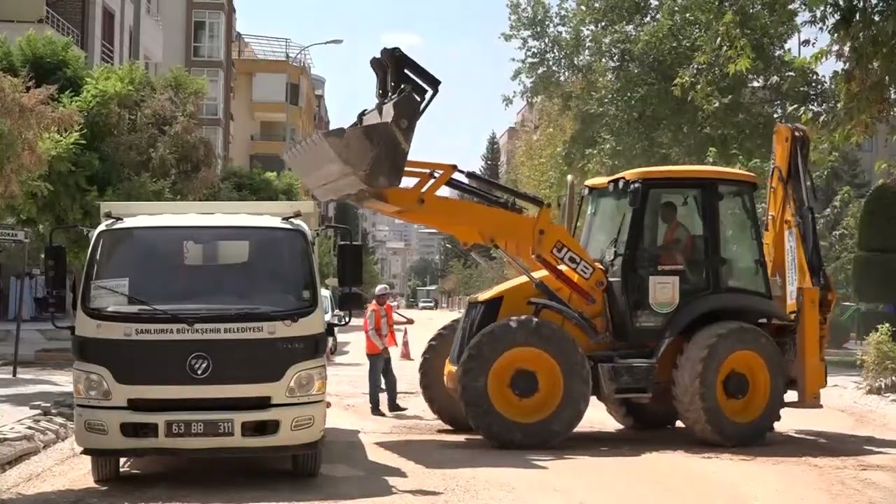 ŞENEVLER MAHALLESİNDE ASFALT ÖNCESİ ZEMİN SAĞLAMLAŞTIRMA ÇALIŞMASI
