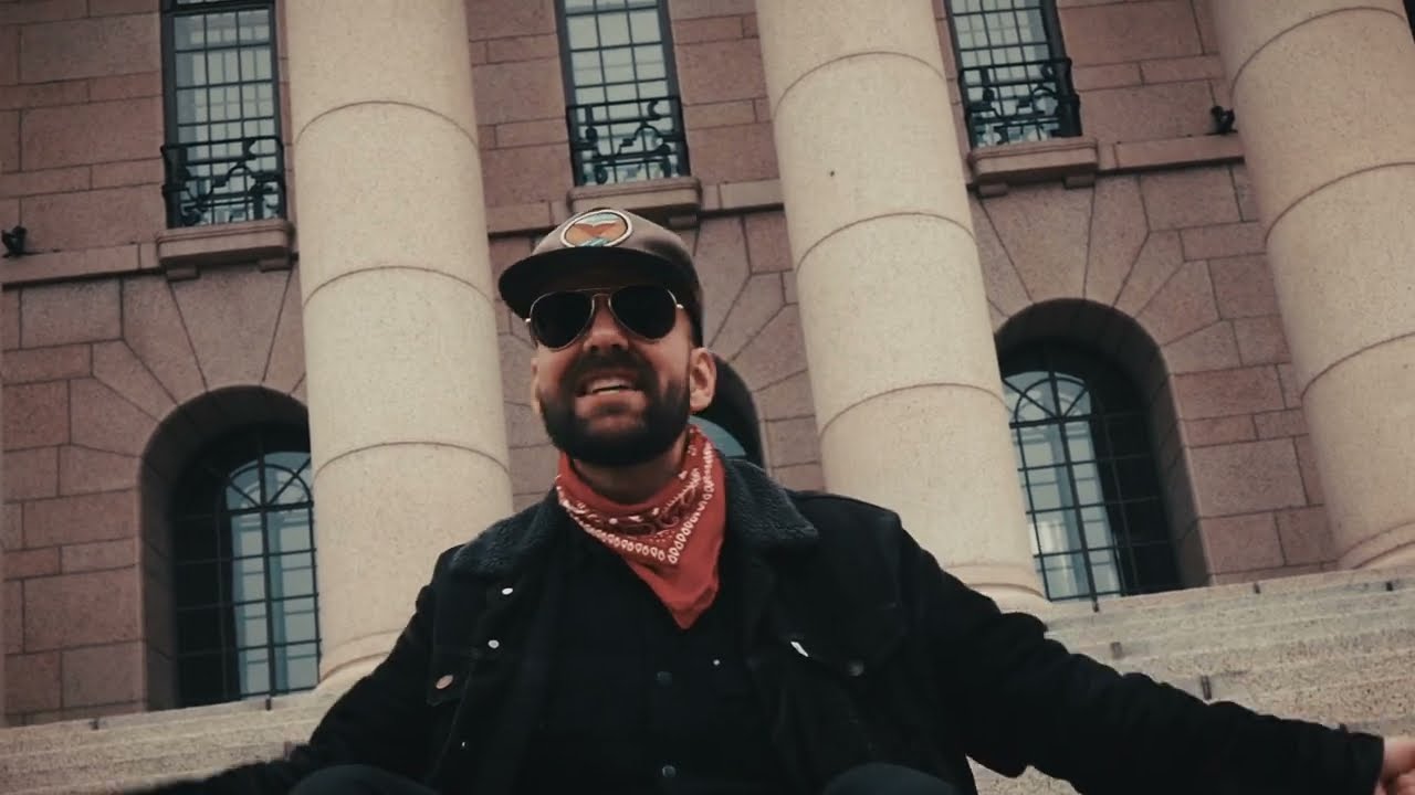 Slack Bird - Hallitus palamaan (Official Video)