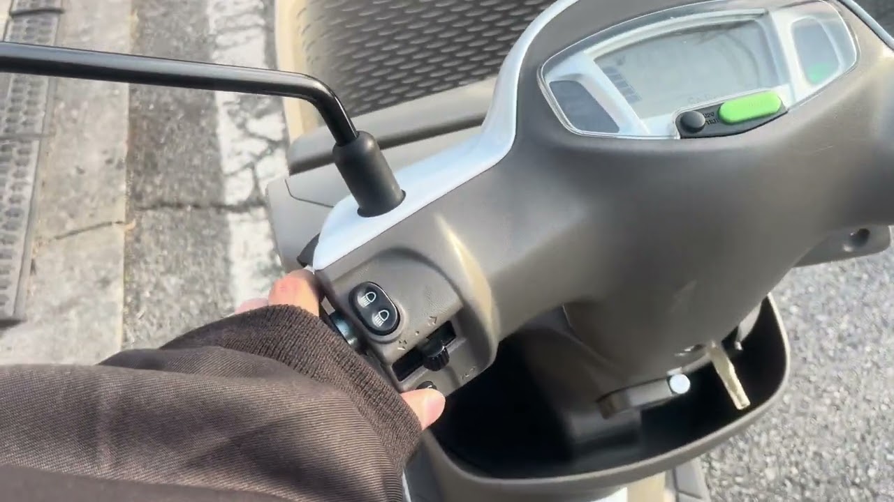 スズキ　eレッツ　電動スクーター