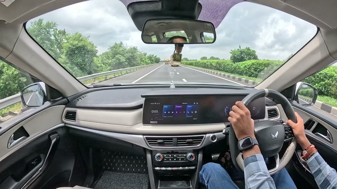 Suniyan Suniyan Love Mashup 2024 🔥 Non-Stop Highway Drive with 🔥 Mahindra XUV700 AX7 L AT 🔥 Best Car