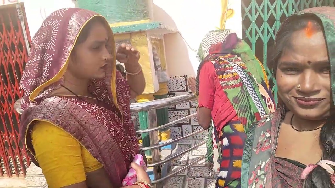 दोस्तों शारदा माता हम लोग पहुंच चुके हैं आप लोग को वीडियो कैसे लगे लाइक कमेंट शेयर जरूर करें