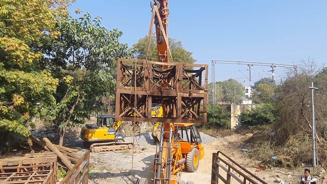 cc cribs unloading from eicher truck by using hydra crane full video 
