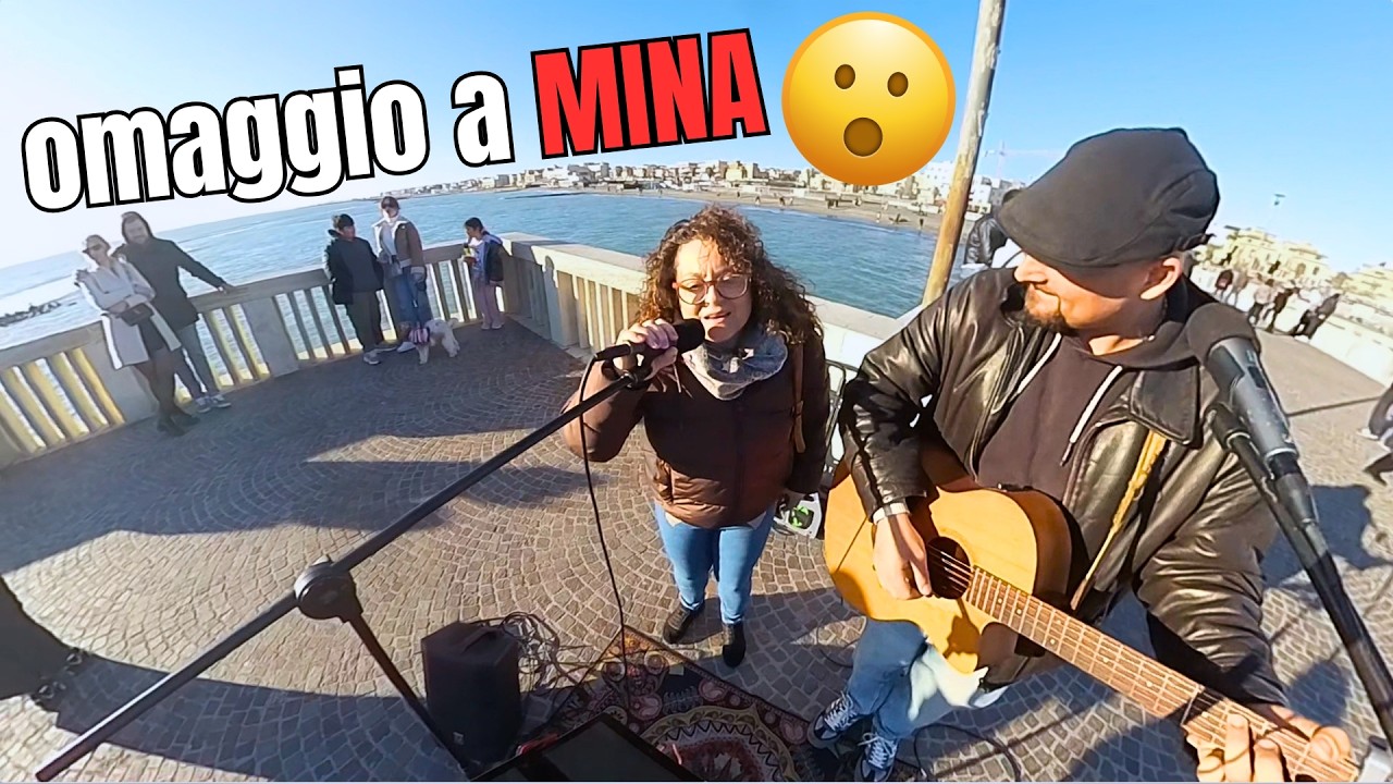 Omaggio a Mina in strada... la signora lascia TUTTI senza fiato 😱