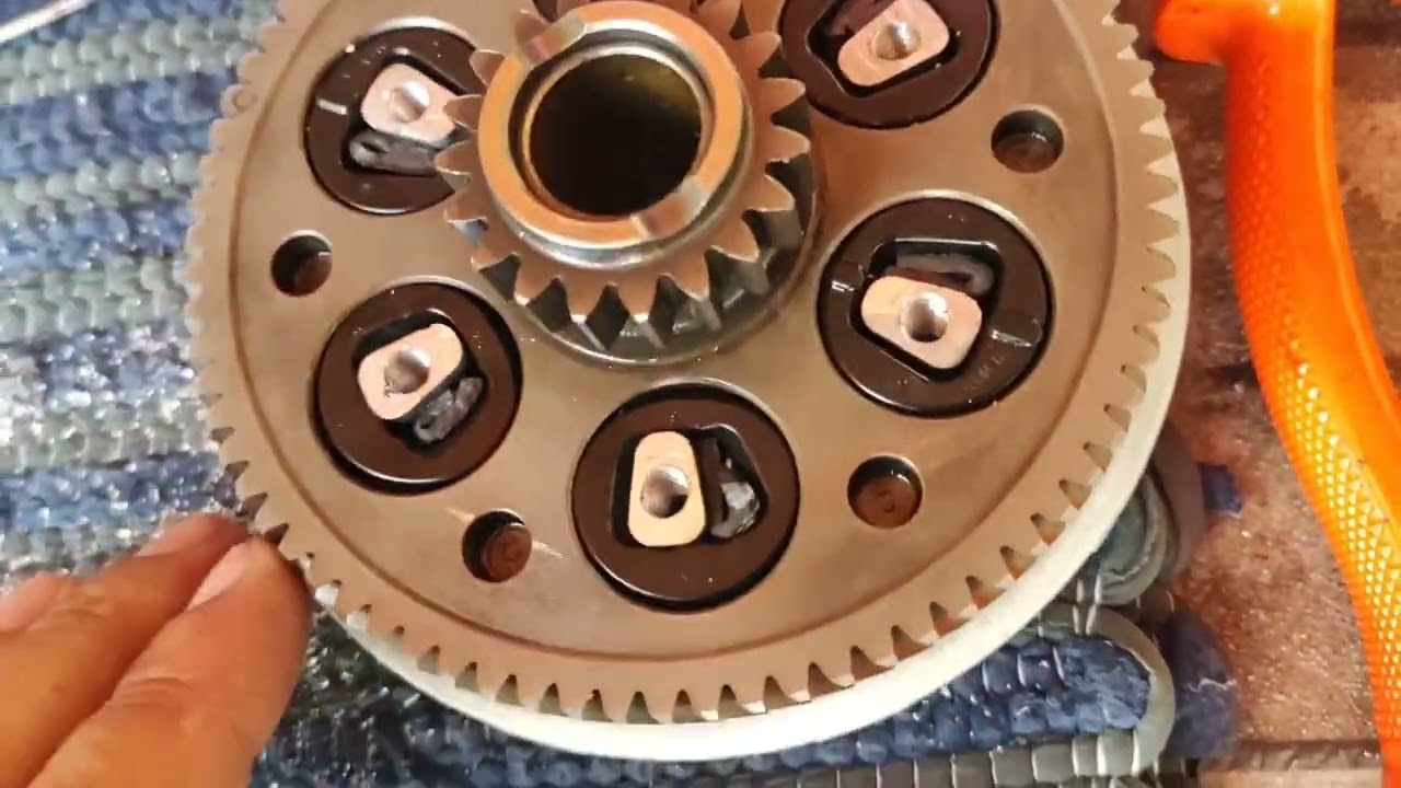 Yamaha Factor 150, batendo campana de embreagem... Resolvi o problema !