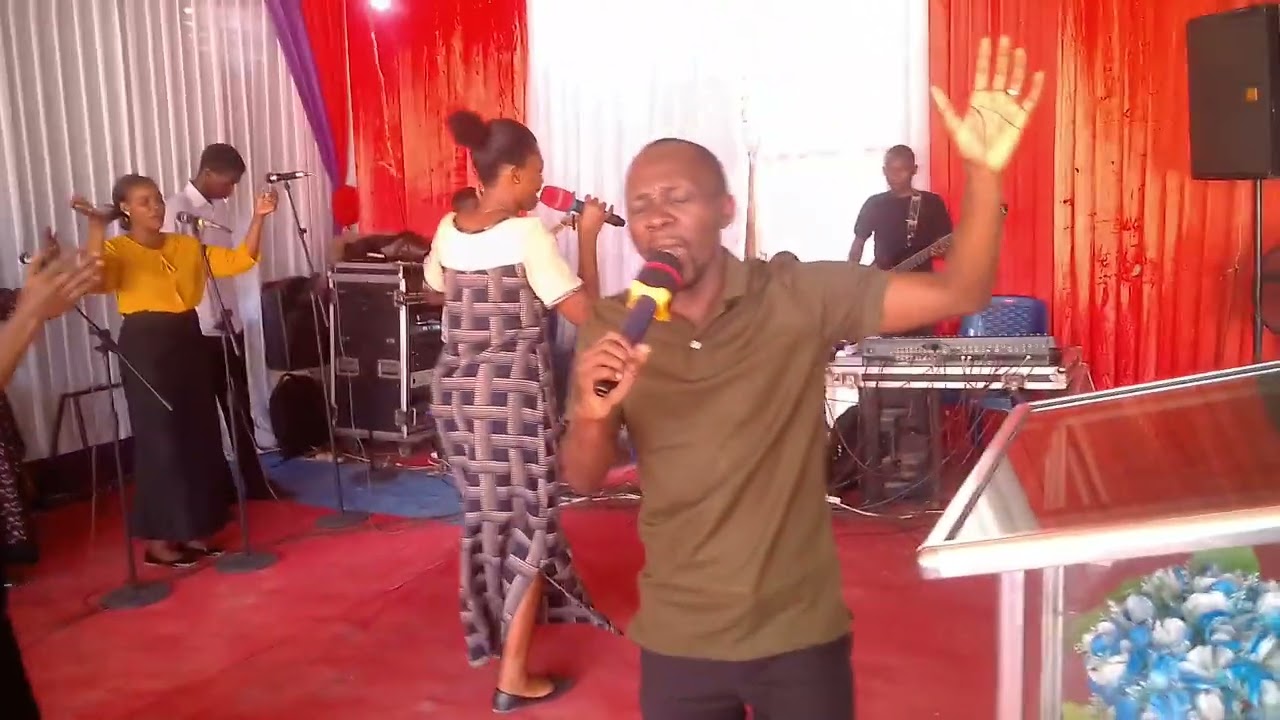 WIMBO WA KUABUDU, nakuabudu wewe ni Mungu, umeketi mahali pa juu palipo inuka🙌