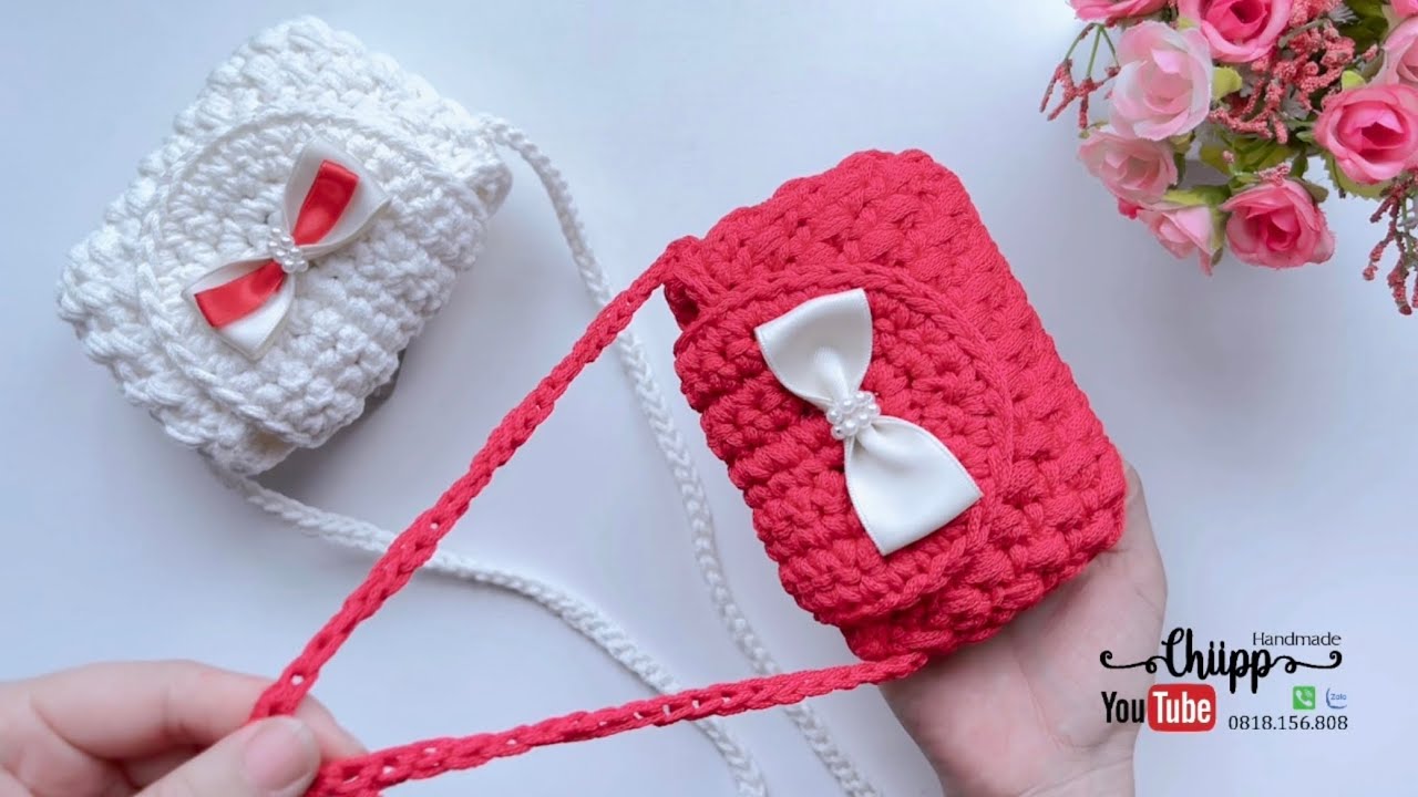 [ENG] Миниатюрная вязаная сумочка для новогодних подарков (красные конверты) 🧧 Вязаная мини-сумочка