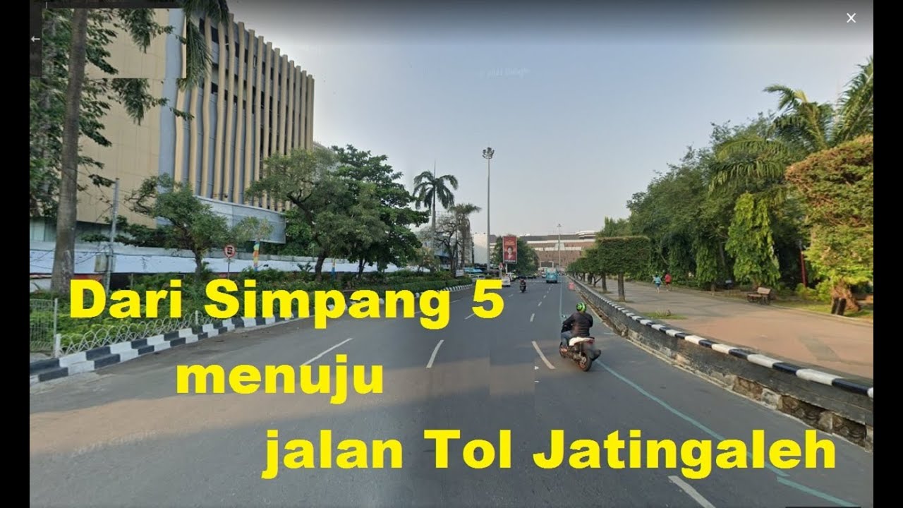 Jalan-jalan dari Bundaran Simpang 5 Semarang menuju jalan Tol Jatingaleh, Jawa Tengah
