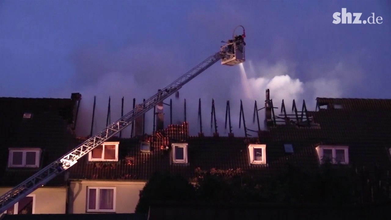 Mehrfamilienhaus in Schleswig in Flammen