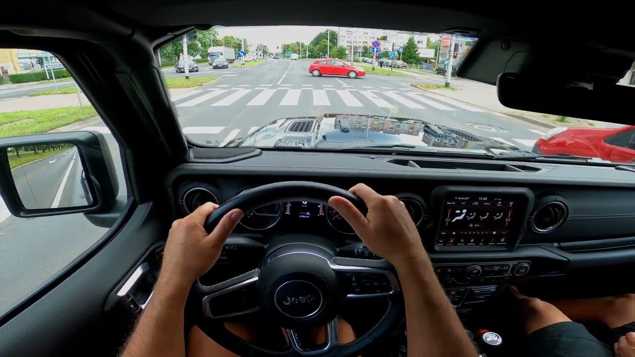 Jeep Wrangler Unlimited Sahara - POV CITY DRIVE