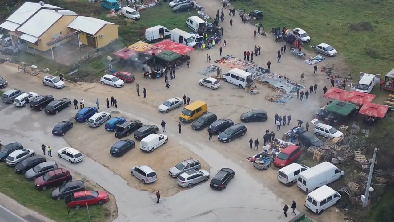 Autopijaca i buvljak Vitez. Novčanica od 10 KM za cijenu od 12