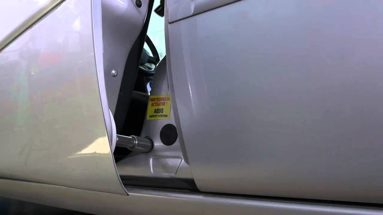 It can save your life after car accident: Automatic Emergency Door Opening