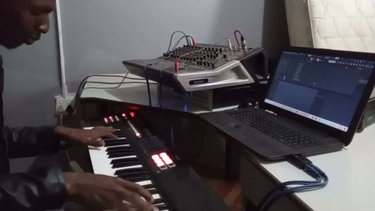 sojabula thina sonke🎹🎹🎧 itende lakudala