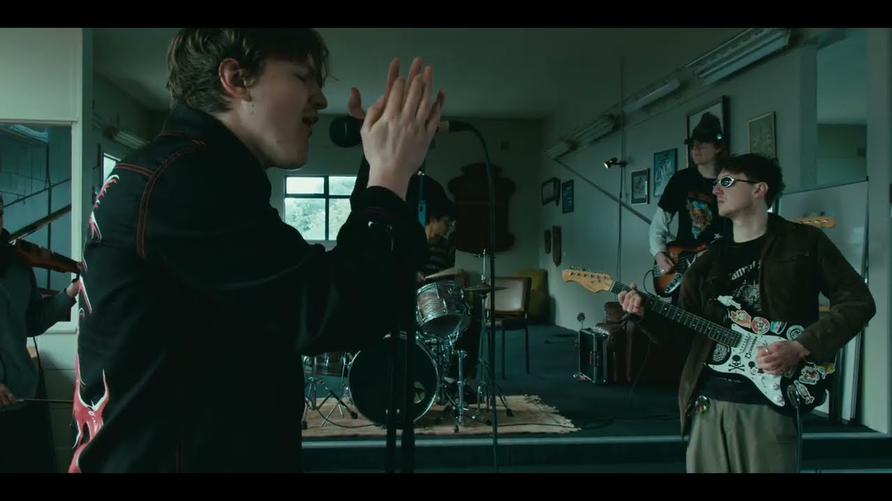 IVY 'Tall Grass' Official Music Video