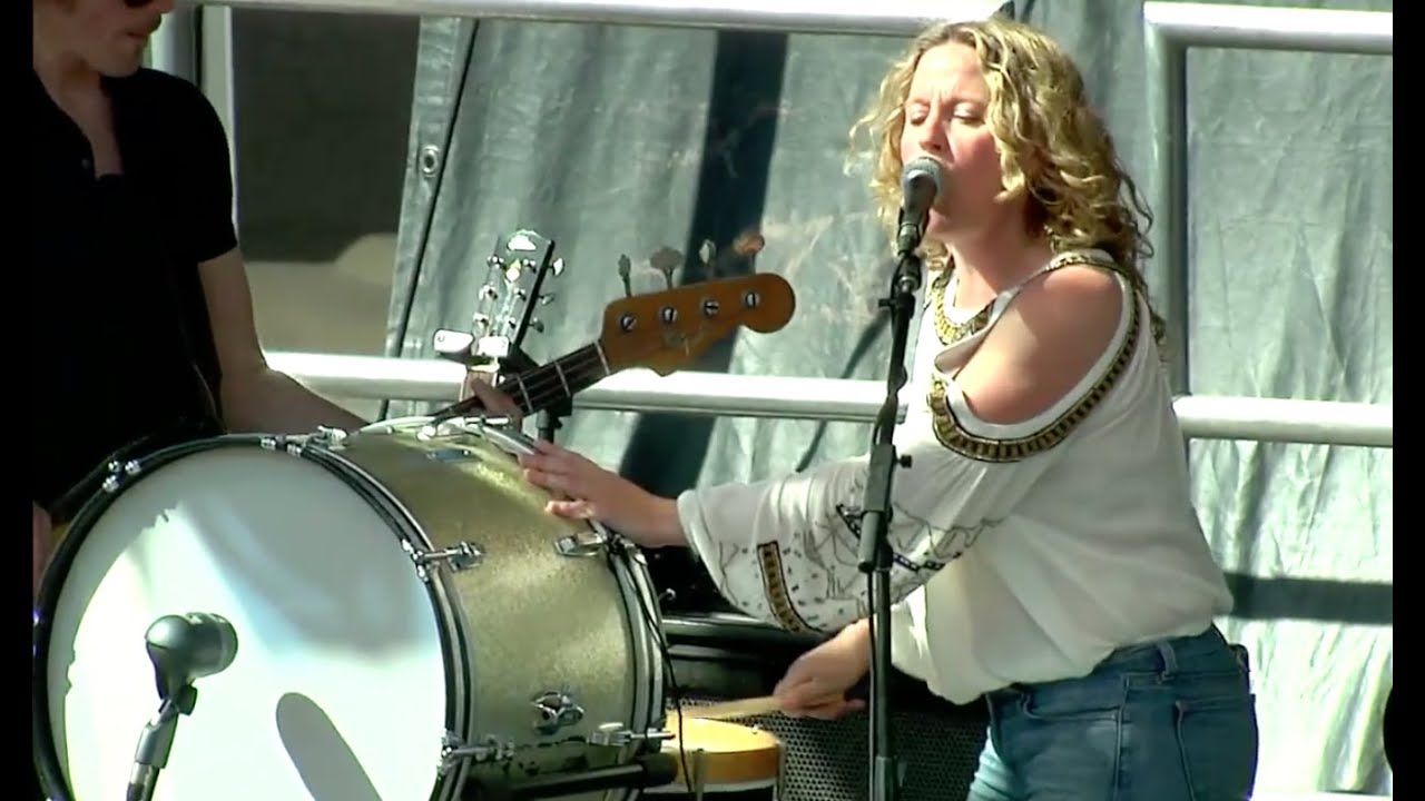 Amy Helm & The Handsome Strangers - 