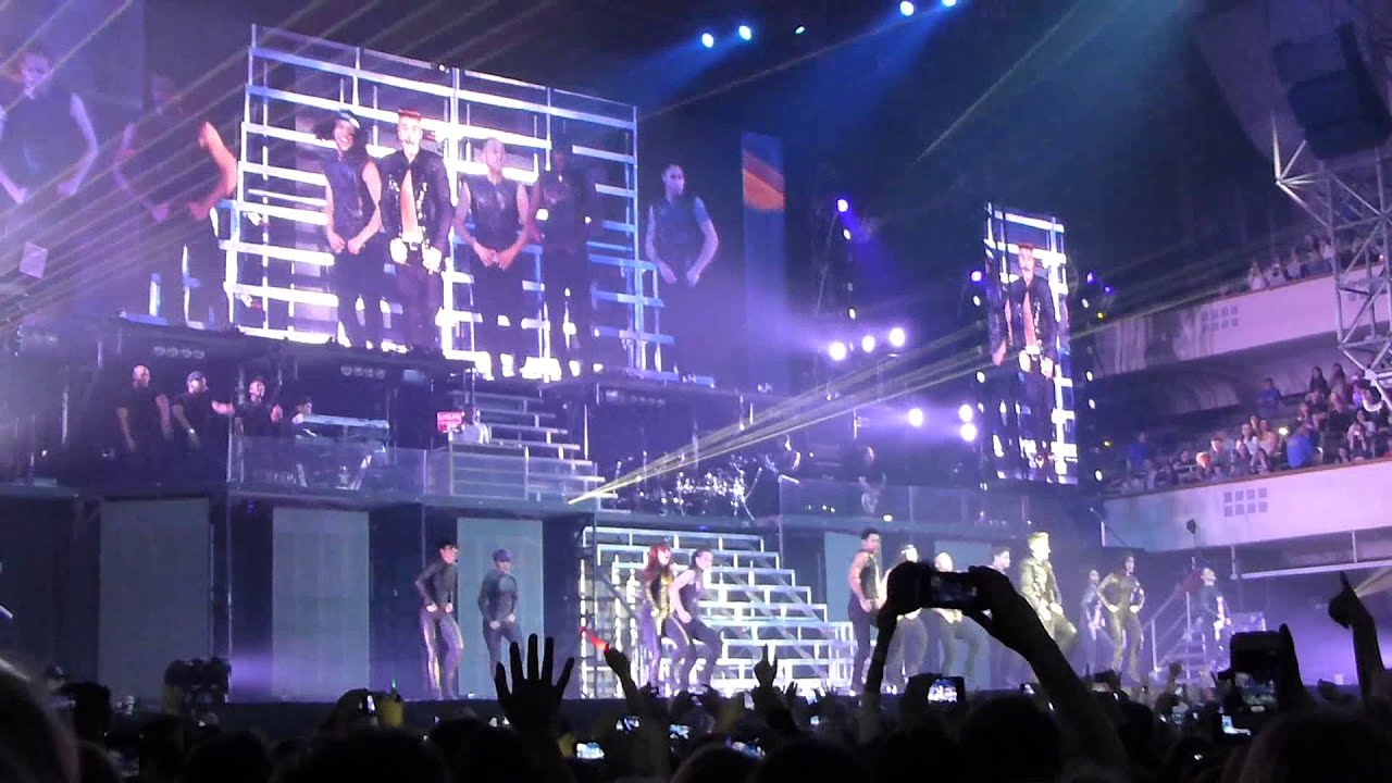 Justin Bieber - As long as you love me LIVE HD @ Festhalle Frankfurt 03.04.13