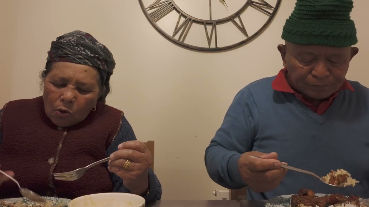 Mero Mummy Baba ko first Mukbang || Camera ko setting alik milenacha 😊|| EP 01