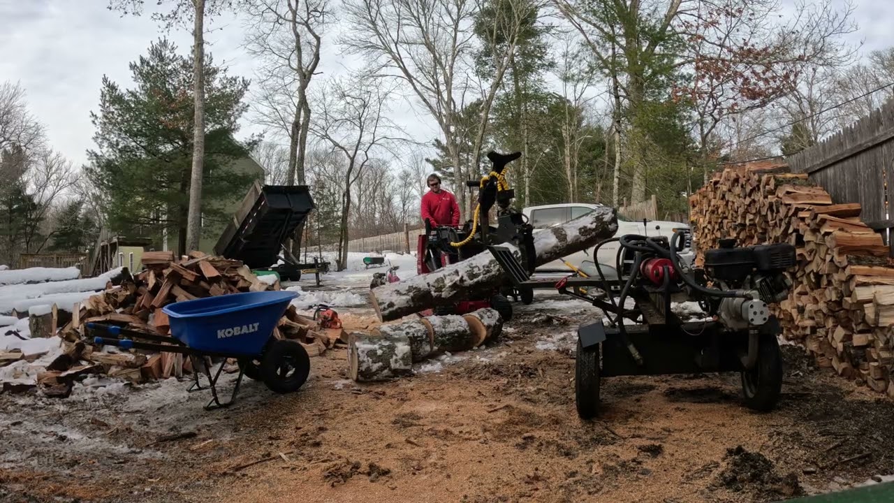Doing firewood using @HusqvarnaUSA 592xp @toro dingo tx1000 and @RuggedMade 37ton log splitter 