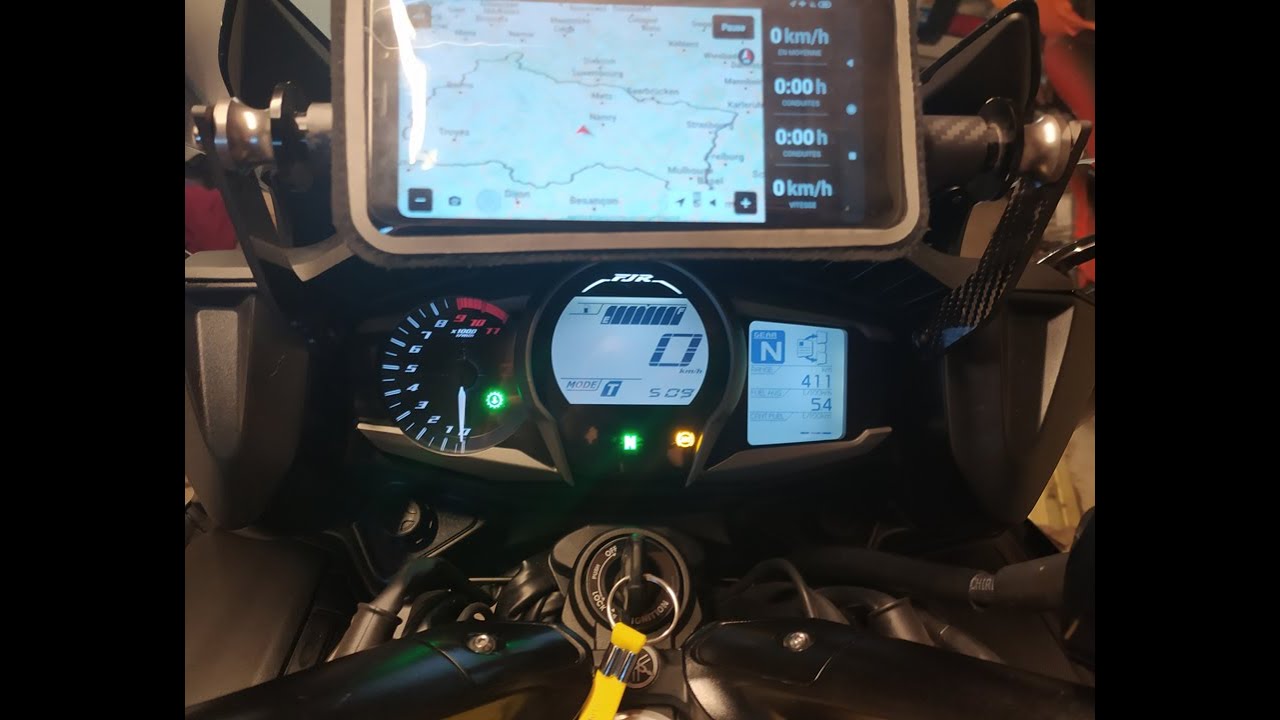 Fabrication support téléphone / gps pour Yamaha FJR 1300