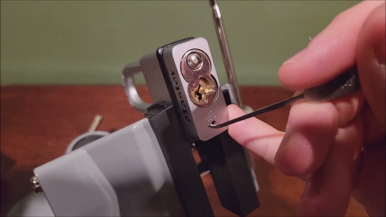 (16) Взлом и потрошение Master Lock 530