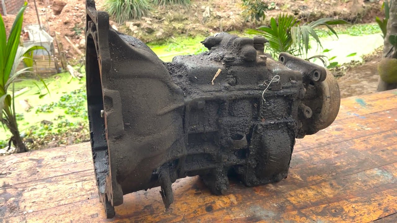 Boy Genius Restores Rusty and Damaged Old Hyundai Truck Gearbox - Gearbox Restoration