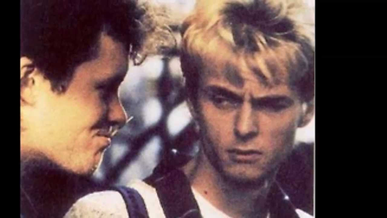 A-HA ( We're Looking For The Whales - LIVE )