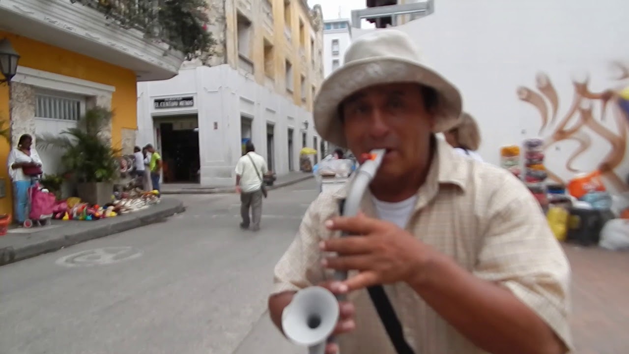 INGENIOSO SAXO PERUANO EN CARTAGENA COLOMBIA