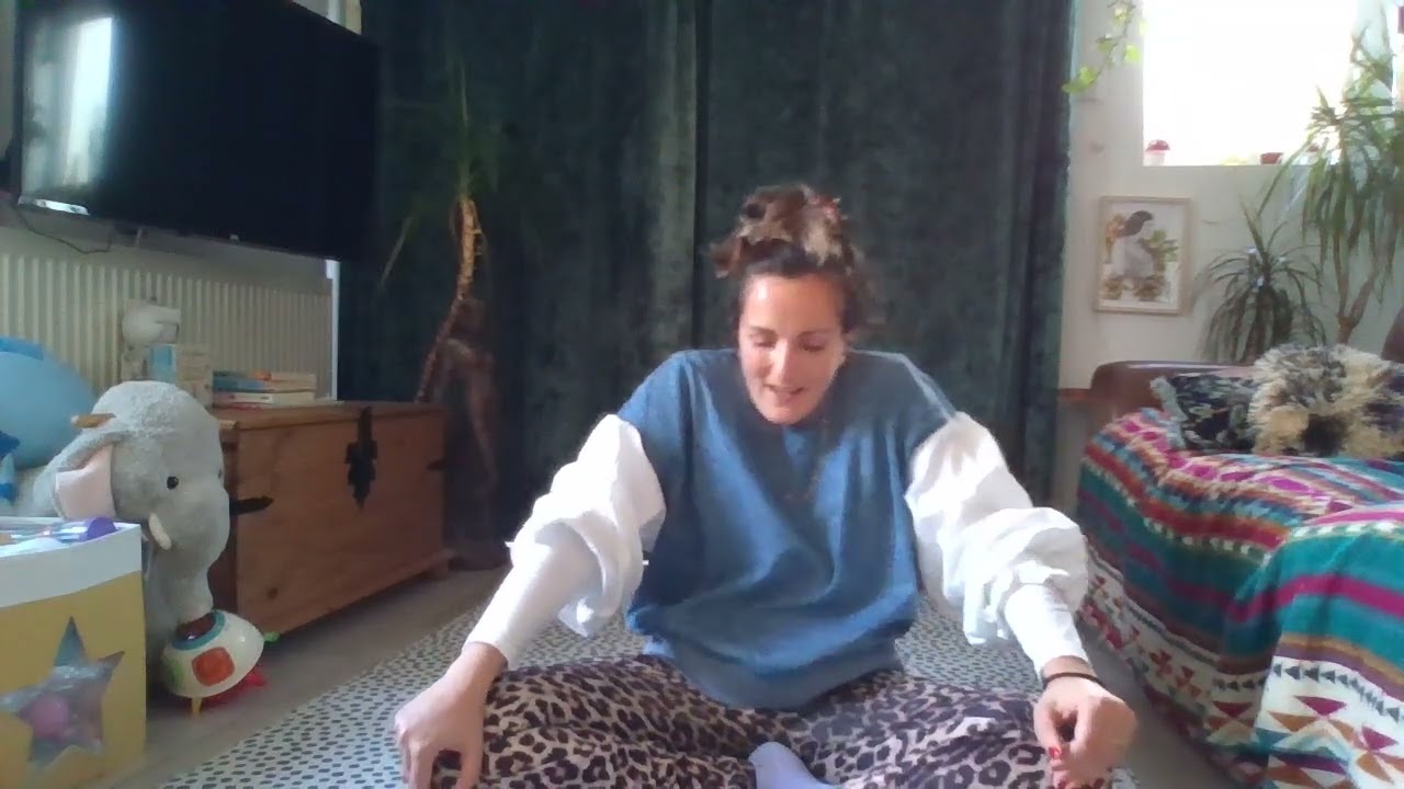 20 minute Somatic Flow, inspired by the flow of water by Lila Mei Yoga