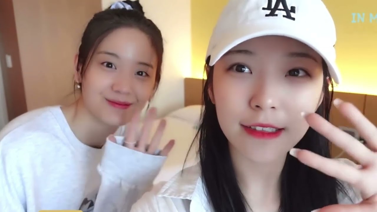 fromis_9 (프로미스나인) Jang Gyuri (장규리) & Baek Jiheon (백지헌) GyulHeon moment #1