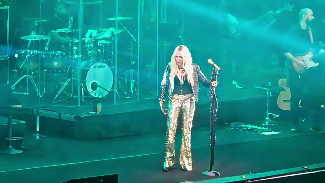 Άννα Βίσση εισαγωγή ζωντανά στο Μόναχο- Σε Περίπτωση Που 4K