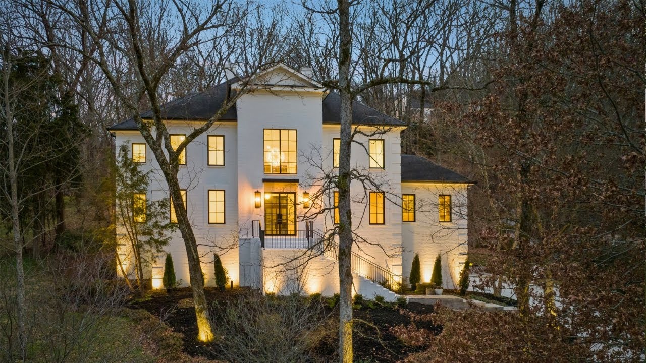 TOUR This $2.2M Stunning BRENTWOOD Renovation on 1.25 Acres Near Parks & Shopping
