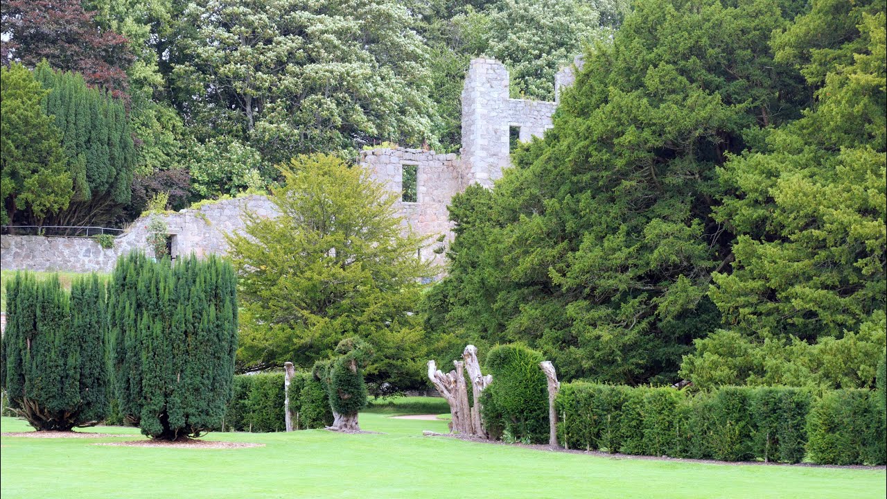I lived in Ellon for years and never visited Ellon Castle Garden