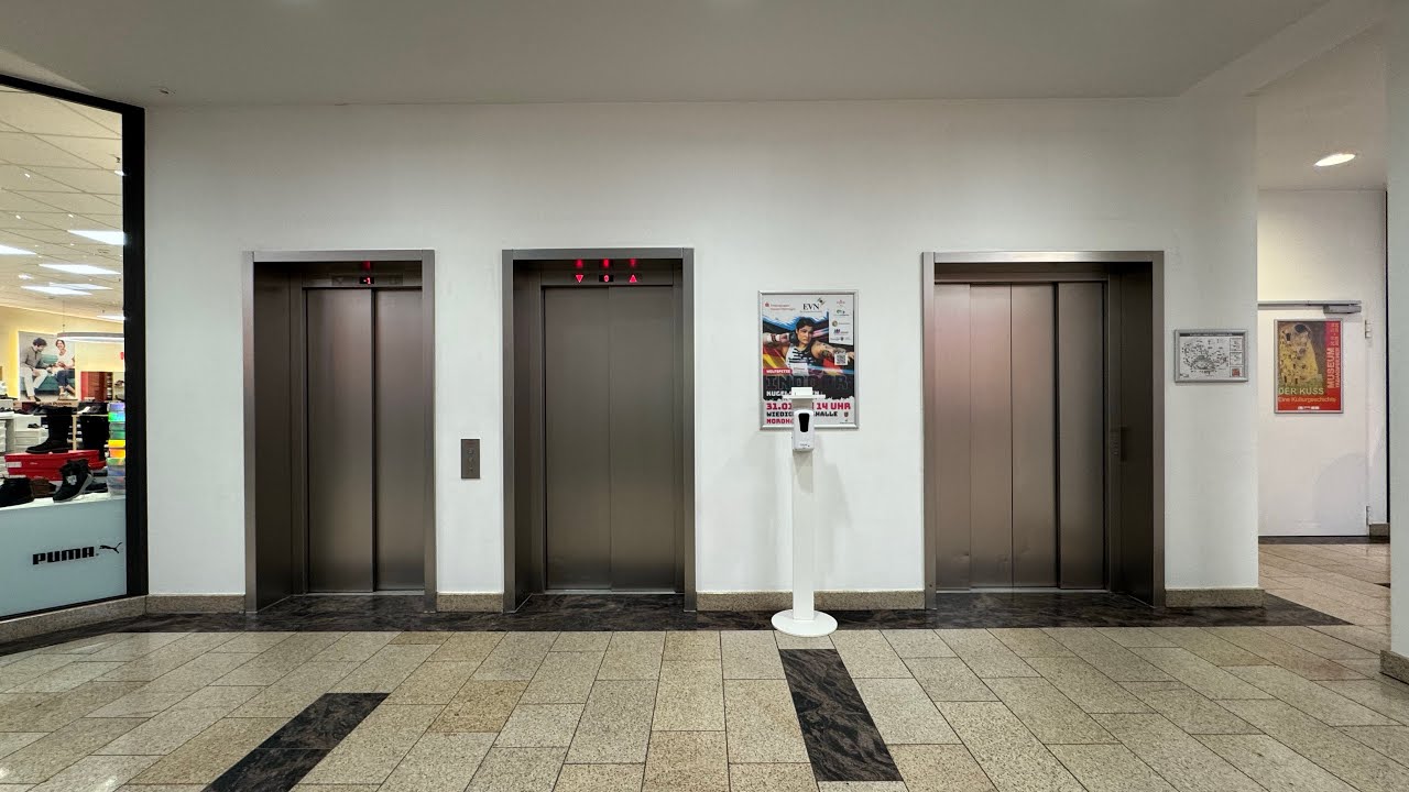 2013 OSMA Aufzug in einem Marktpassage Einkaufszentrum in Nordhausen